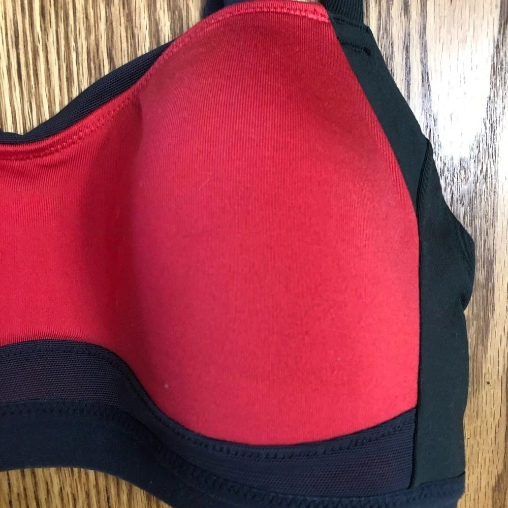Brooks Fineform Moving Comfort Collection Sports Bra Sz XS Red & Grey